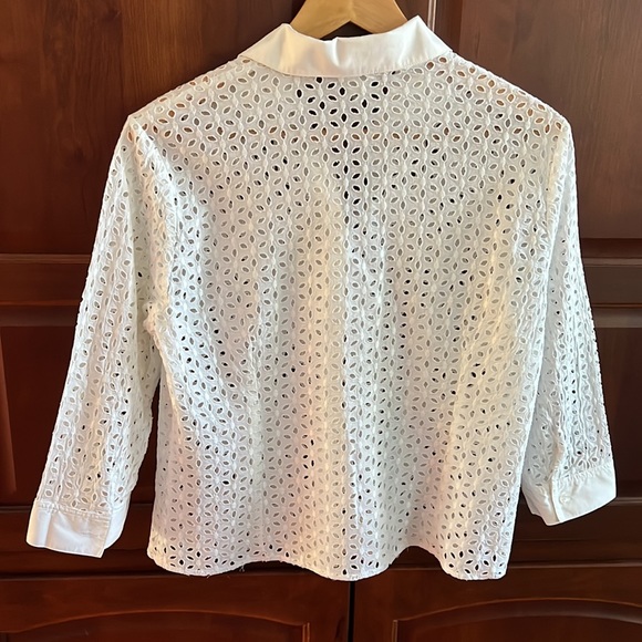 Isabela D. White Eyelet Flower Lace Button Down Shirt 3/4 Sleeve V Neck Size 14 - Picture 3 of 7
